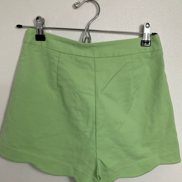 Forever 21 green shorts - Picture 4 of 6